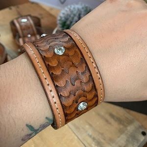 Leather bracelet